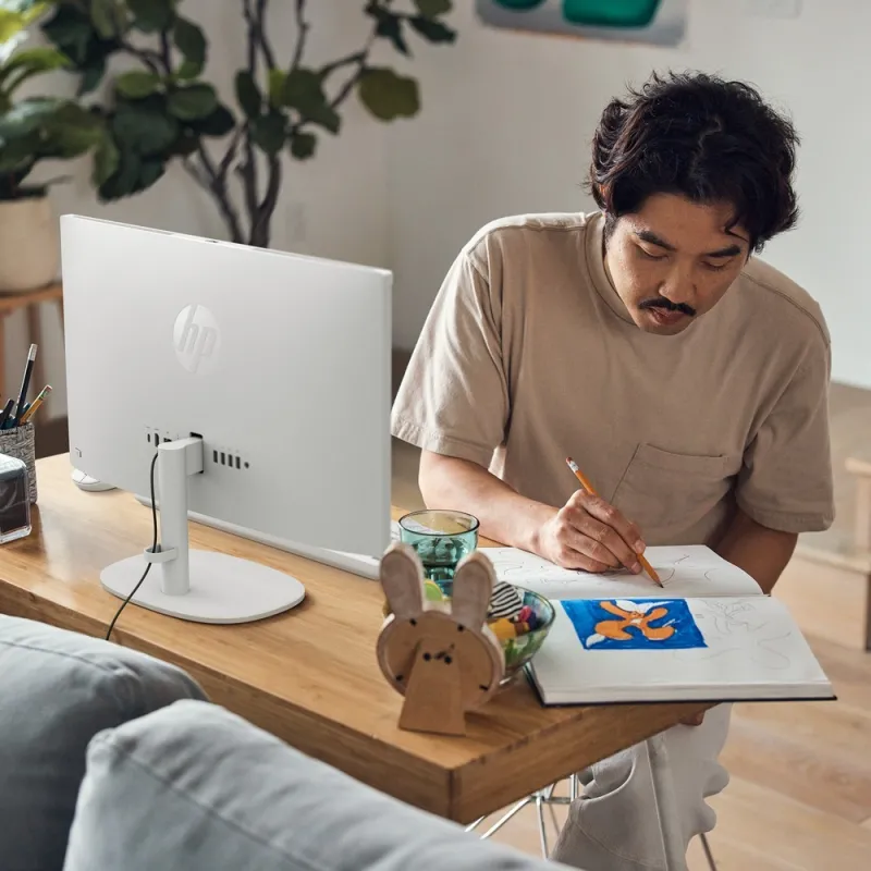 Komputer All-In-One HP 22-dg0005na / A23WNEA / Core i3 / 8GB / 256GB / Intel UHD / FullHD / Win 11 / Biały