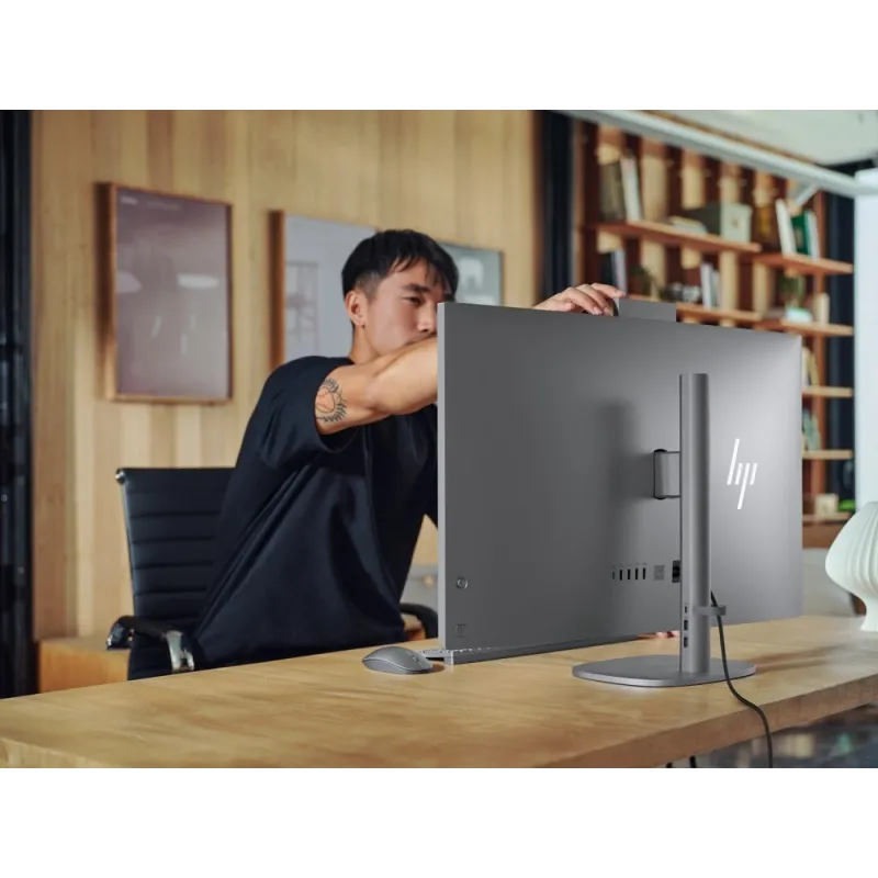 Komputer All-In-One HP OmniStudio X 32-c1654nd / CJ6J2EA / Ultra 7 / 32GB / 2TB / Intel Arc / 4K UHD / Win 11 / Srebrny