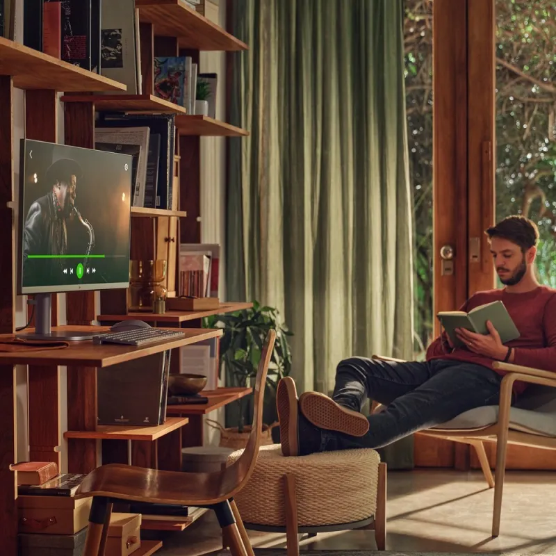 Komputer All-In-One HP OmniStudio X 27-cs1635nd / CJ6H7EA / Ultra 7 / 32GB / 1TB / Intel Arc / 4K UHD / Win 11 / Srebrny