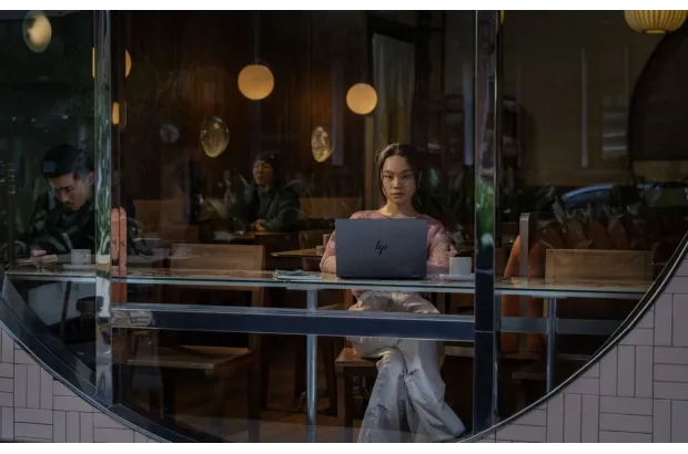 Laptop HP OmniBook X Flip 14-fm0675nd / BK2P5EA / Ultra 7 / 16GB / 1TB / Intel Arc / 3k / Win 11 / Niebieski