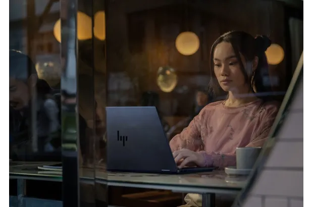 Laptop HP OmniBook X Flip 14-fm0675nd / BK2P5EA / Ultra 7 / 16GB / 1TB / Intel Arc / 3k / Win 11 / Niebieski