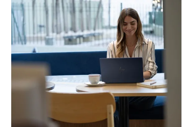 Laptop HP OmniBook X Flip 14-fm0675nd / BK2P5EA / Ultra 7 / 16GB / 1TB / Intel Arc / 3k / Win 11 / Niebieski