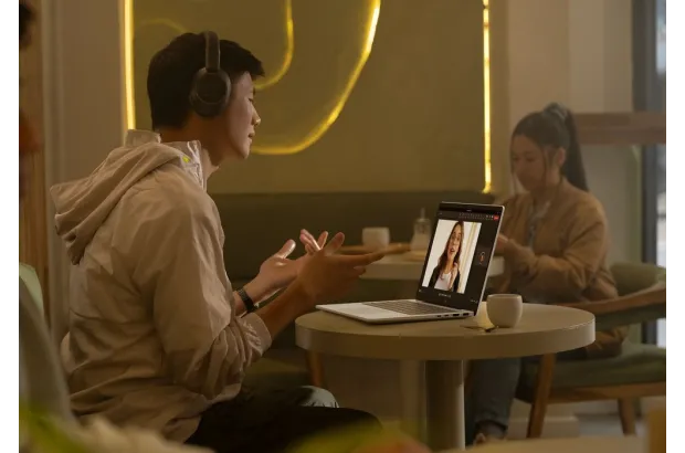 Laptop HP OmniBook 7 14-fr0674nd / BK6D6EA / Ultra 7 / 32GB / 1TB / Intel Arc / 3k / Win 11 / Srebrny