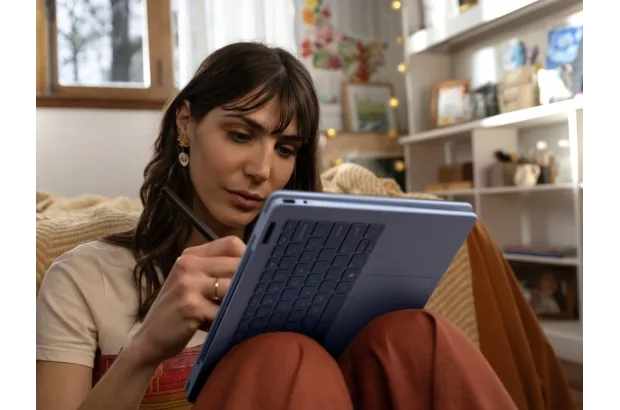 Laptop HP OmniBook 5 14-fp0611nd / BU8S9EA / Core i5 / 16GB / 512GB / Iris Xe / FullHD / Win 11 / Niebieski