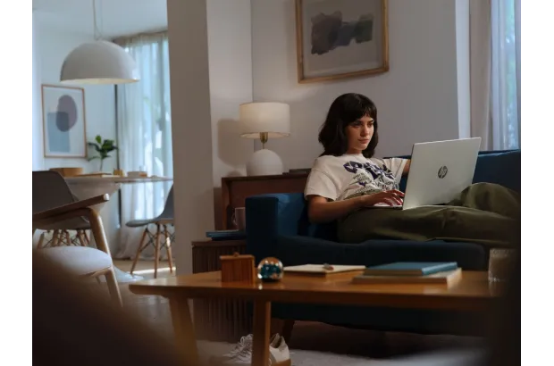 Laptop HP OmniBook 5 16-bf0622nd / C85MGEA / Snapdragon X Plus / 32GB / 1TB / Qualcomm Adreno / 2k / Win 11 / Srebrny