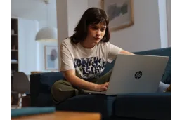 Laptop HP OmniBook 5 16-bf0622nd / C85MGEA / Snapdragon X Plus / 32GB / 1TB / Qualcomm Adreno / 2k / Win 11 / Srebrny