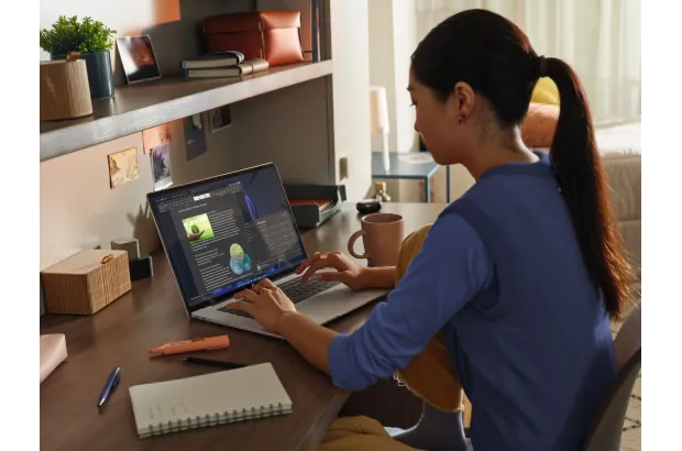 Laptop HP OmniBook 5 16-bf0622nd / C85MGEA / Snapdragon X Plus / 32GB / 1TB / Qualcomm Adreno / 2k / Win 11 / Srebrny