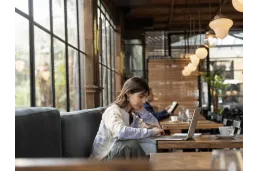 Laptop HP OmniBook 5 Flip 2w1 14-fp0006na / BG3F7EA / Core 3 / 8GB / 256GB / Intel Graphics / 2k / Win 11 / Srebrny