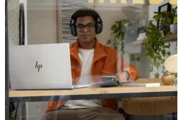 Laptop HP OmniBook 7 NGAI 17-dc0000na / BG3H0EA / Ultra 7 / 32GB / 2TB / RTX 4050 / FullHD / Win 11 / Srebrny