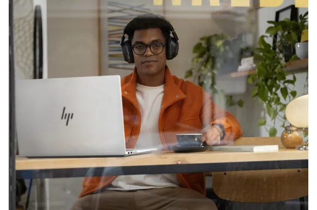 Laptop HP OmniBook 7 NGAI 17-dc0005na / BG3H4EA / Ultra 5 / 16GB / 512GB / Intel Arc / FullHD / Win 11 / Srebrny