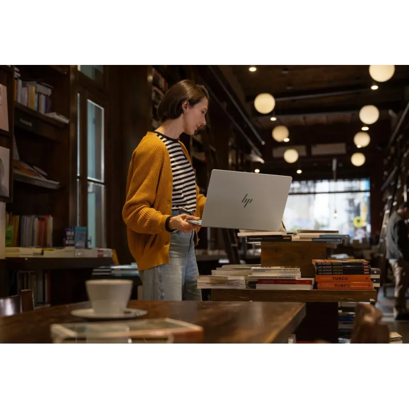 Laptop HP OmniBook 7 14-fs0000na / BK7H4EA / Core 5 / 1TB / 24GB / Intel Graphics / 2k / Win 11 / Srebrny