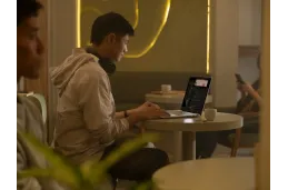 Laptop HP OmniBook 7 14-fs0000na / BK7H4EA / Core 5 / 1TB / 24GB / Intel Graphics / 2k / Win 11 / Srebrny