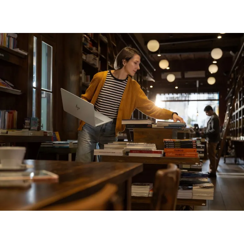 Laptop HP OmniBook 7 14-fs0000na / BK7H4EA / Core 5 / 1TB / 24GB / Intel Graphics / 2k / Win 11 / Srebrny