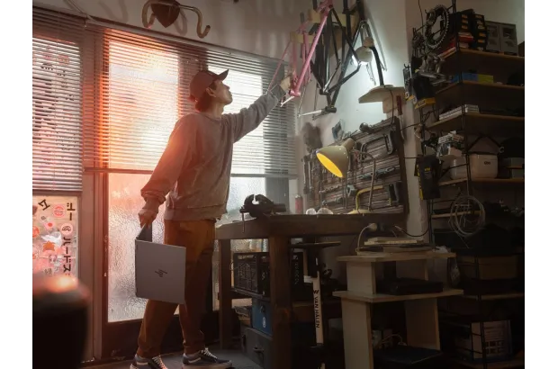 Laptop HP OmniBook X Flip 2w1 NGAI 16-ar0008na / BH3F7EA / Ryzen AI 7 / 16GB / 1TB / Radeon 860M / 2k / Win 11 / Srebrny