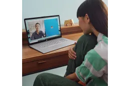 Laptop HP 17-cp2025dx / B4GX7UA / Ryzen 5 / 8GB / 512GB / AMD Radeon / FullHD / Win 11 / Srebrny