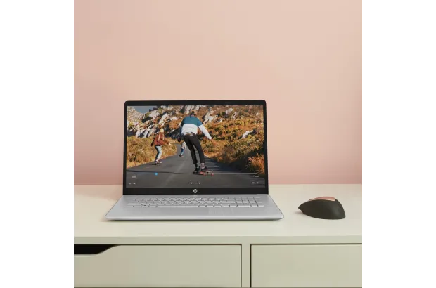 Laptop HP 17-cn4003ca / A00XPUA / Core 5 / 16GB / 512GB / Intel Graphics / FullHD / Win 11 / Srebrny