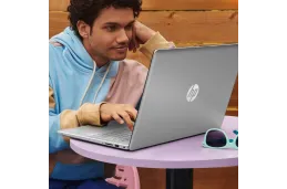 Laptop HP 17-cp2025dx / B4GX7UA / Ryzen 5 / 8GB / 1TB / AMD Radeon / FullHD / Win 11 / Srebrny