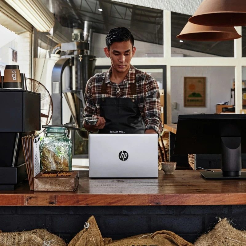 Laptop HP ProBook 450 G9 / 6F1R1EA / Intel Core i5 / 16GB / SSD 512 GB / Intel Xe / FullHD / Win 11 Pro / Srebrny