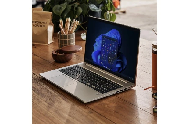 Laptop HP ProBook 450 G9 / 6F1R1EA / Intel Core i5 / 16GB / SSD 512 GB / Intel Xe / FullHD / Win 11 Pro / Srebrny
