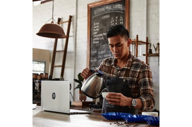 Laptop HP ProBook 450 G9 / 6F1R1EA / Intel Core i5 / 16GB / SSD 512 GB / Intel Xe / FullHD / Win 11 Pro / Srebrny