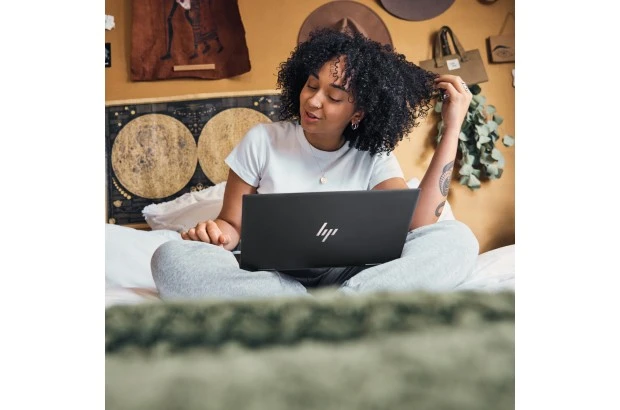 Laptop HP Envy x360 15-ey0000na / 6P127EA / AMD Ryzen 5 / 16 GB / SSD 512GB / AMD Radeon / FullHD / Win 11 / Czarny