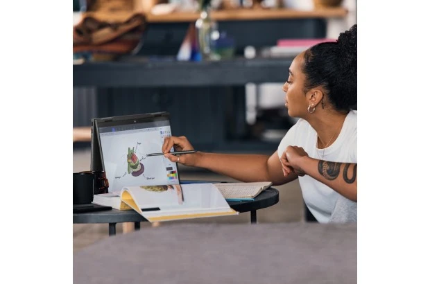 Laptop HP Envy x360 15-ey0000na / 6P127EA / AMD Ryzen 5 / 16 GB / SSD 512GB / AMD Radeon / FullHD / Win 11 / Czarny