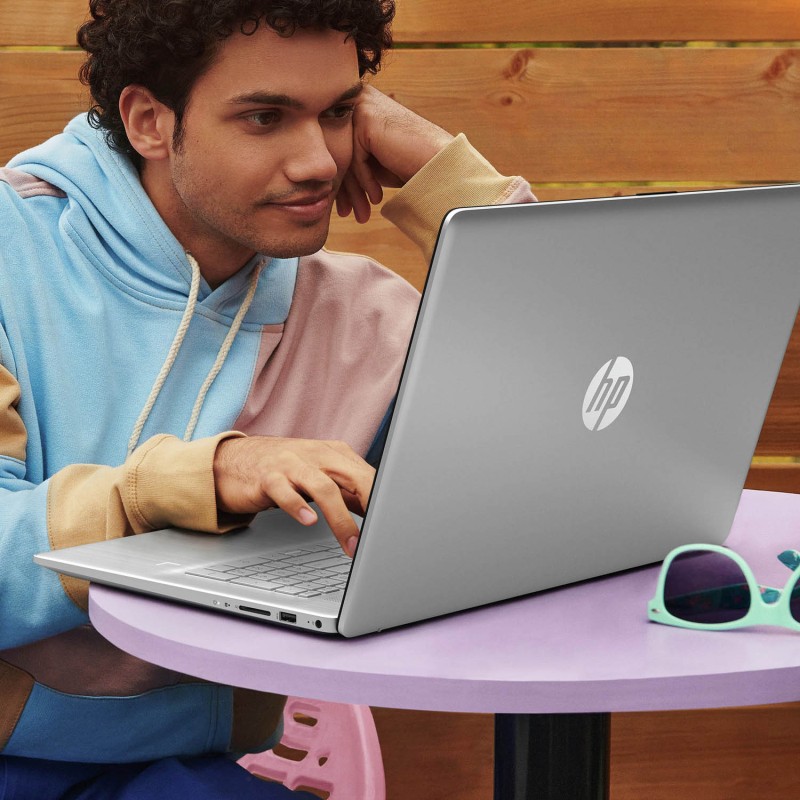 Laptop HP 17-cn0052ds / 700J1UA / Intel N4120 / 4GB / SSD 128GB / Intel UHD / FullHD / Win 11 / Złoty
