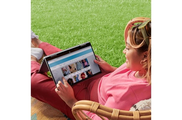 Laptop HP Pavilion x360 14-dy2050wm / 60V06UA / Intel i5 / 8GB / SSD 256GB / Intel Xe / FullHD / Dotyk / Win 11 / Srebrny