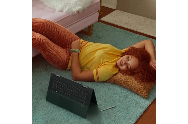 Laptop HP ENVY x360 15m-eu0043dx / 4N6R2UAR / AMD Ryzen 7 / 16GB / SSD 512GB / AMD Raden / FullHD / Dotyk / Win 11 / Czarny