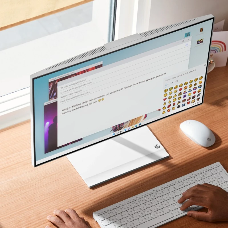 All in One HP 24-ck0016na / 6M112EAR / Intel i5 / 8GB / SSD 1TB / Intel Xe / FullHD / Win 11 / Czarny