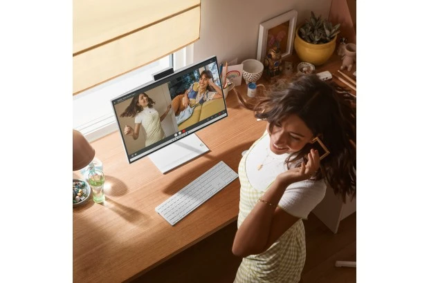 All in One HP 24-ck0016na / 6M112EAR / Intel i5 / 8GB / SSD 1TB / Intel Xe / FullHD / Win 11 / Czarny