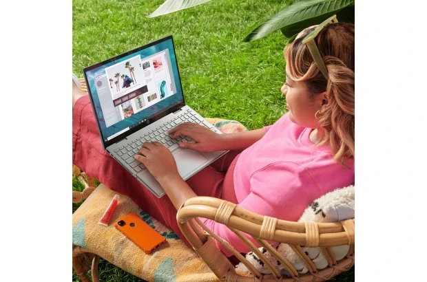 Laptop HP Pavilion x360 15-er1071cl / 692B1UAR / Intel i7 / 16GB / SSD 512GB / Intel Xe / FullHD / Dotyk / Win 11 / Srebrny