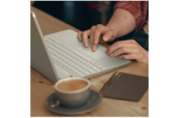 Laptop HP 15s-fq2045na / 6W7H4EA / Intel 7505 / 4GB / SSD 128GB / Intel UHD / FullHD / Win 11 / Niebieski