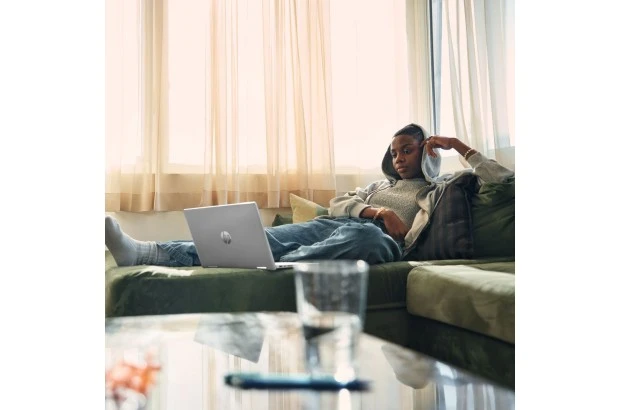 Laptop HP Pavilion x360 14-ek0002na / 6P0U9EA / Intel i3 / 8GB / SSD 256GB / Intel UHD / FullHD / Dotyk / Win 11 / Srebrny