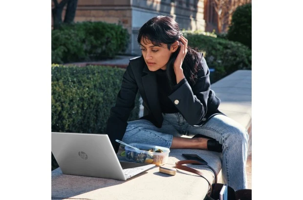 Laptop HP Pavilion Plus 14-eh0000na / 6P0U7EA / Intel i7 / 16GB / SSD 512GB /Nvidia RTX 2050 / 3K / OLED / win 11 / Srebrny