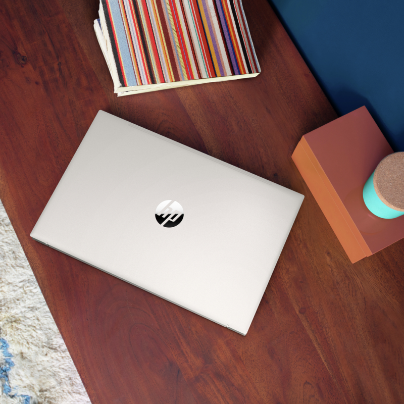 Laptop HP Pavilion 15-eh2000na / 6A2N7EA / AMD Ryzen 5 / 8GB / SSD 256GB / AMD Radeon / Dotyk / Win 11 / Srebrny