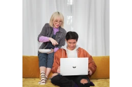 Laptop HP Pavilion 15-eh2000na / 6A2N7EA / AMD Ryzen 5 / 8GB / SSD 256GB / AMD Radeon / Dotyk / Win 11 / Srebrny