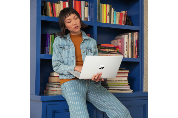 Laptop HP Pavilion 15-eh2000na / 6A2N7EA / AMD Ryzen 5 / 16GB / SSD 512GB / AMD Radeon / Dotyk / Win 11 / Srebrny