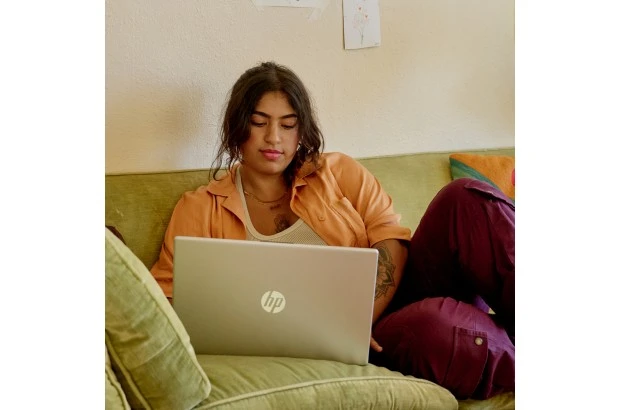 Laptop HP 15-fc0037wm / 7W6H6UA / AMD Ryzen 5 / 8GB / SSD 256GB / AMD Radeon / FullHD / Win 11 / Niebieski