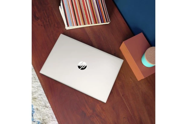 Laptop HP 15-dw3365st / 4Z3B1UA / Intel i5 / 8GB / SSD 256GB / Intel Xe / FullHD / Win 11 / Srebrny