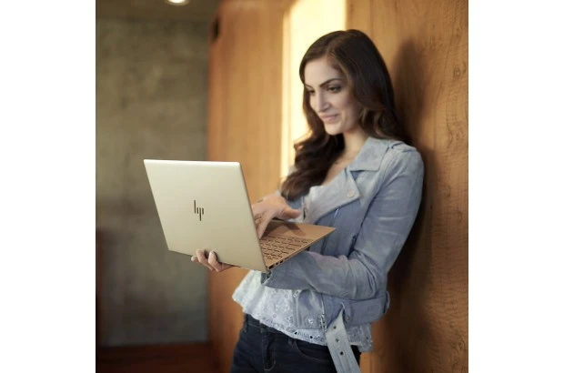 OUTLET Laptop HP Envy 13-aq1001ca / 7YZ81UA / Intel i5 / 8GB / SSD 512GB / Intel UHD / FullHD / Win 10 / Srebrny