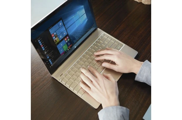 OUTLET Laptop HP Envy 13-aq1001ca / 7YZ81UA / Intel i5 / 8GB / SSD 512GB / Intel UHD / FullHD / Win 10 / Srebrny