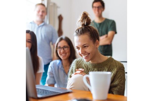 Laptop Apple MacBook Air M2 / MLY33LL / Apple M2 chip / 8GB / SSD 256GB / Retina 13,6" / Mac OS / Czarny