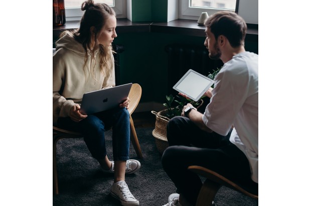 Laptop Apple MacBook Air M2 / MLY33LL / Apple M2 chip / 8GB / SSD 256GB / Retina 13,6" / Mac OS / Czarny