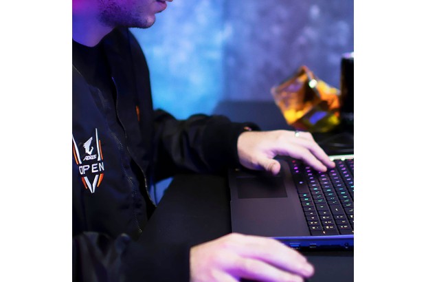 Laptop Gigabyte Aorus 5 / SE4-73US513SH / Intel i7-12 / 16GB / SSD 512GB / Nvidia RTX 3070 / FullHD / 360Hz / Win 11 / Czarny