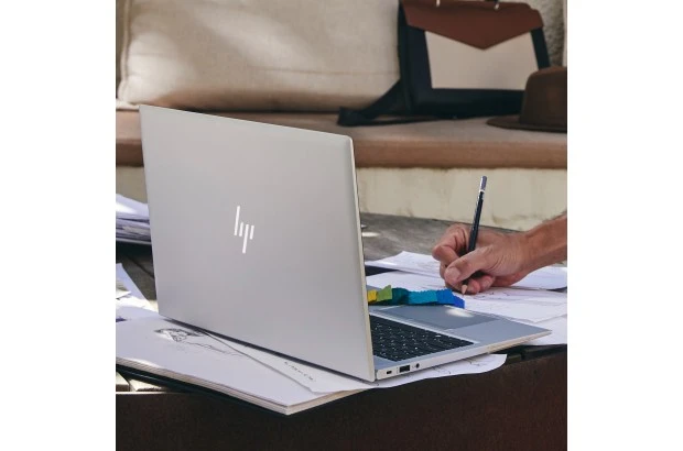 Laptop HP EliteBook 850 G8 / 5Z690EA / Intel i7-11 / 16GB / SSD 512GB / Intel Xe / FullHD / Win 11 Pro / Srebrny