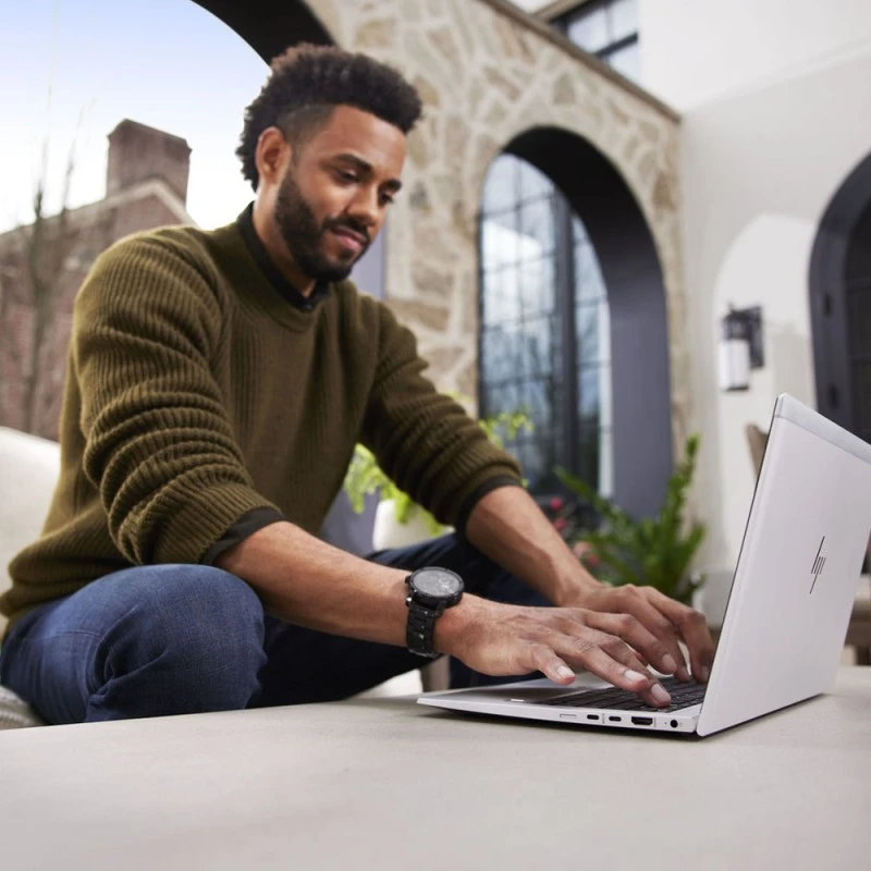 Laptop HP EliteBook 650 G10 / 930W6E8 / Intel i5-13 / 16GB / SSD 512GB / Intel Xe / FullHD / Win 11 Pro / Srebrny