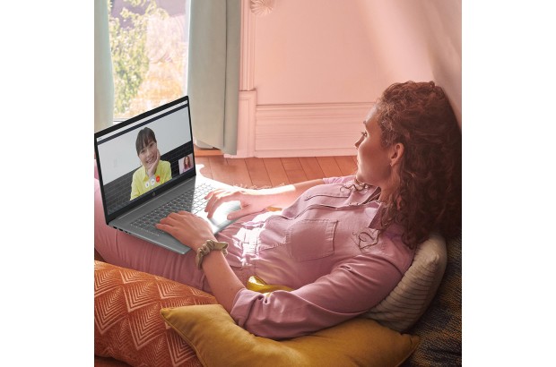 Laptop HP 17-cn0051ds / 6Z9U4UA / Intel N4120 / SSD 128GB / Intel UHD / FullHD / Win 11 / Srebrny