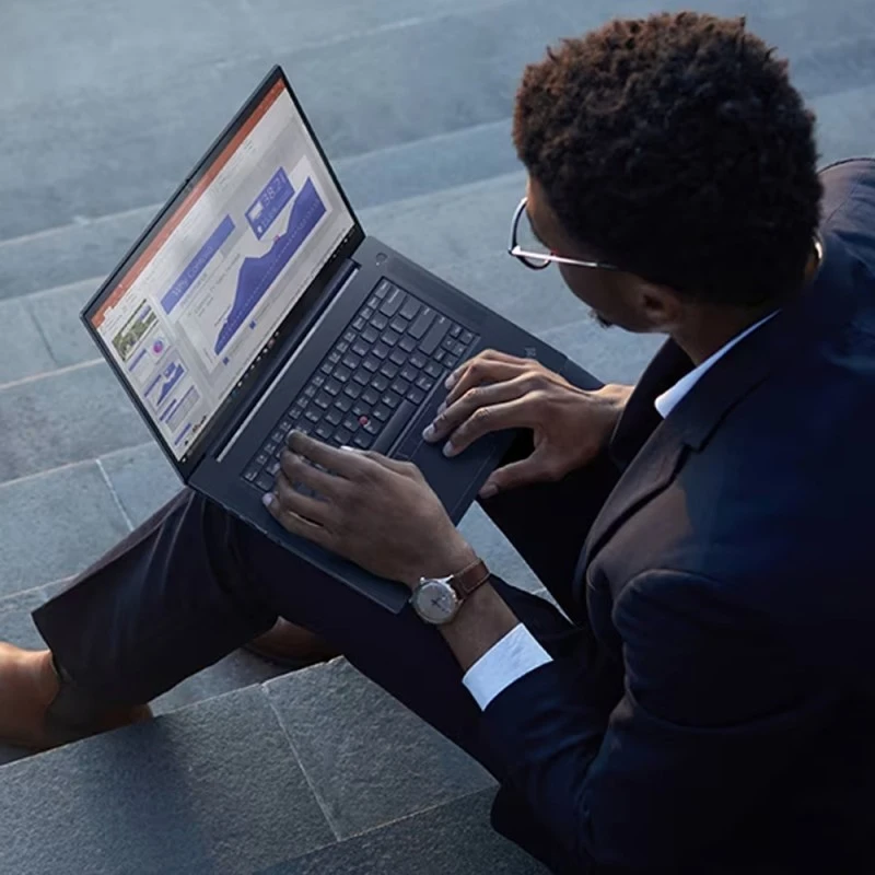 Laptop Lenovo ThinkPad X1 Extreme Gen 4 / 20Y50011US / Intel i7 / 16GB / SSD 512GB / Nvidia RTX3070 / WQUXGA / Win 11 Pro Czarny