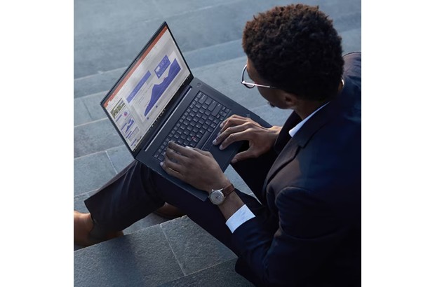 Laptop Lenovo ThinkPad X1 Extreme Gen 4 / 20Y50011US / Intel i7 / 16GB / SSD 512GB / Nvidia RTX3070 / WQUXGA / Win 11 Pro Czarny